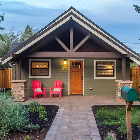 Bluebird Day - Deschutes Bungalow